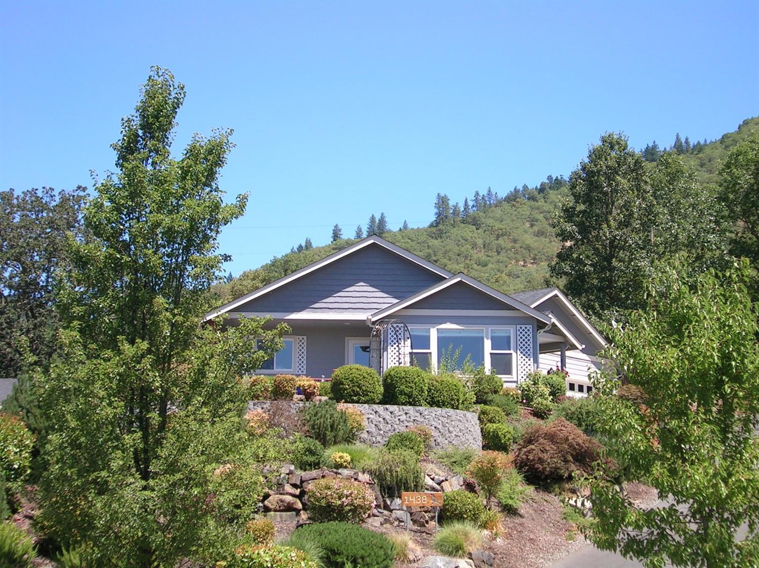 1438 Northeast Quail Crossing Road Grants Pass, OR 97526 - Photo 1 of 26 Primary Photo