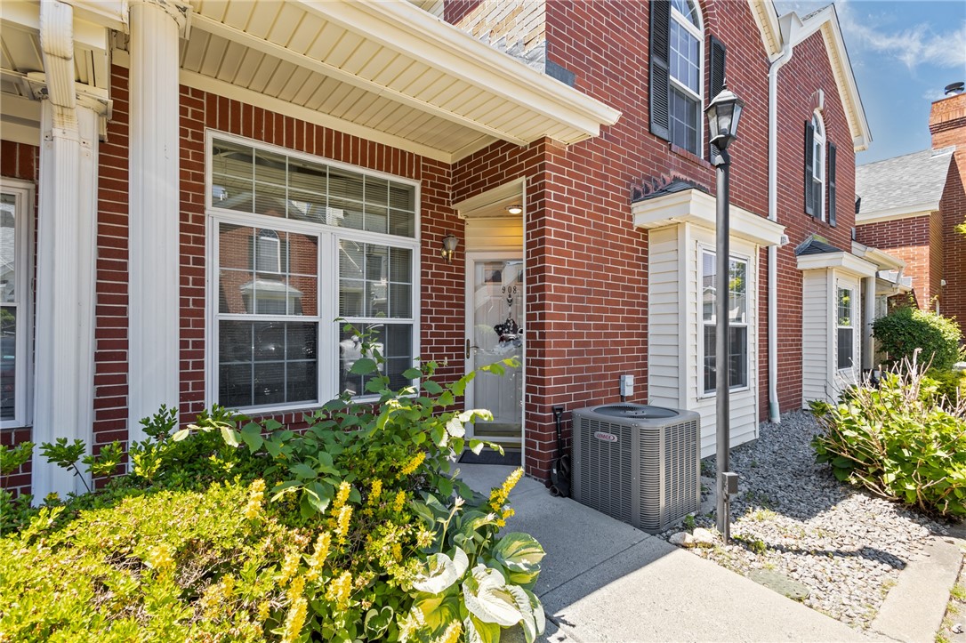 626 Smithfield Road, Unit 908 North Providence, RI 02904 - Photo 1 of 13