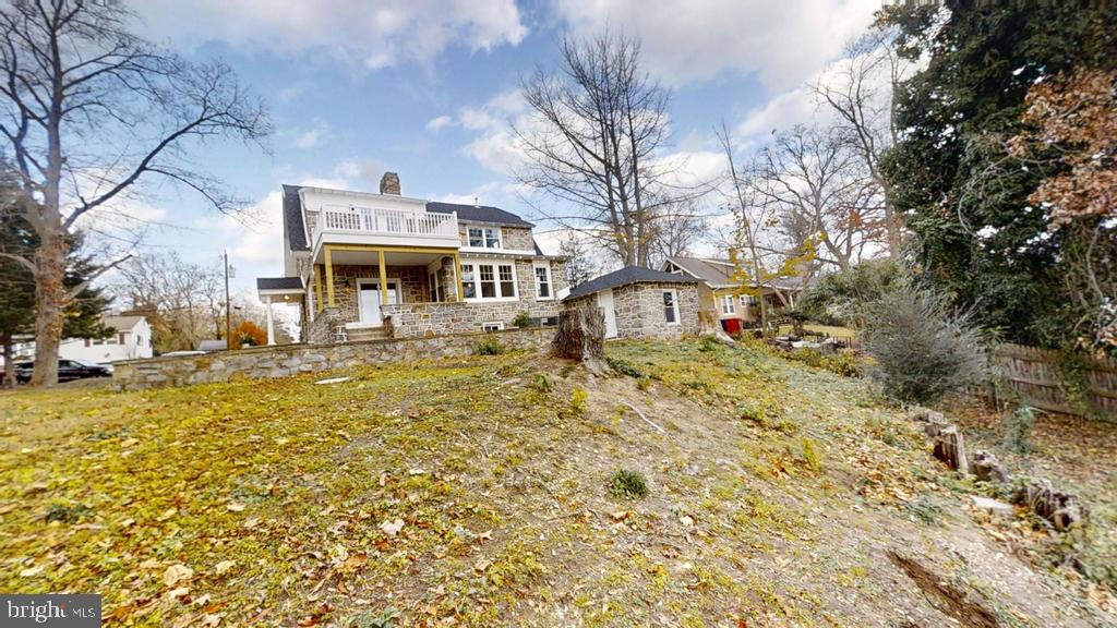 10 Linden Street Bridgeton, NJ 08302 - Photo 6 of 89 a front view of house with yard and trees around
