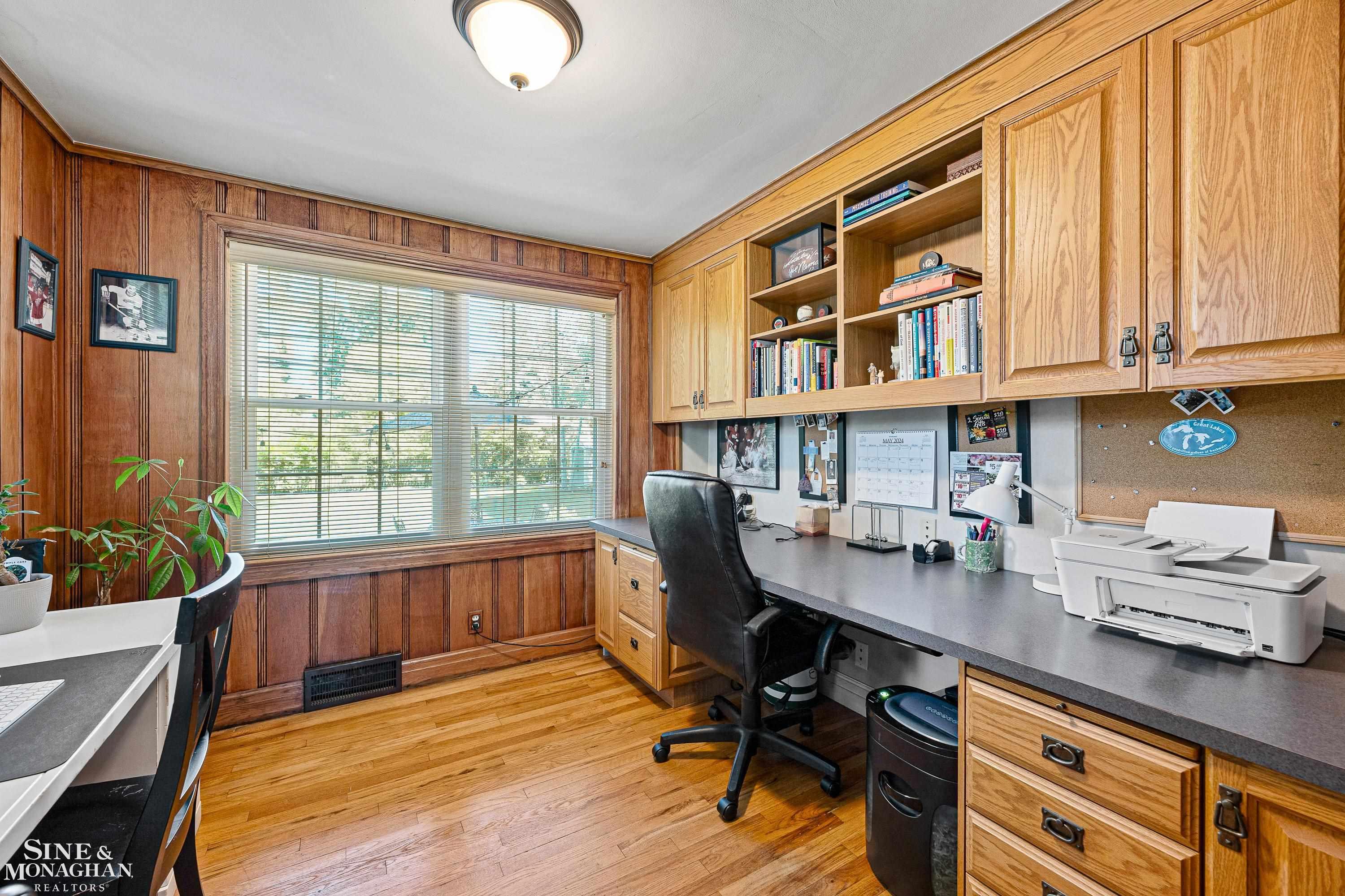 100 Roslyn Road Grosse Pointe Woods, MI 48236 - Photo 10 of 55