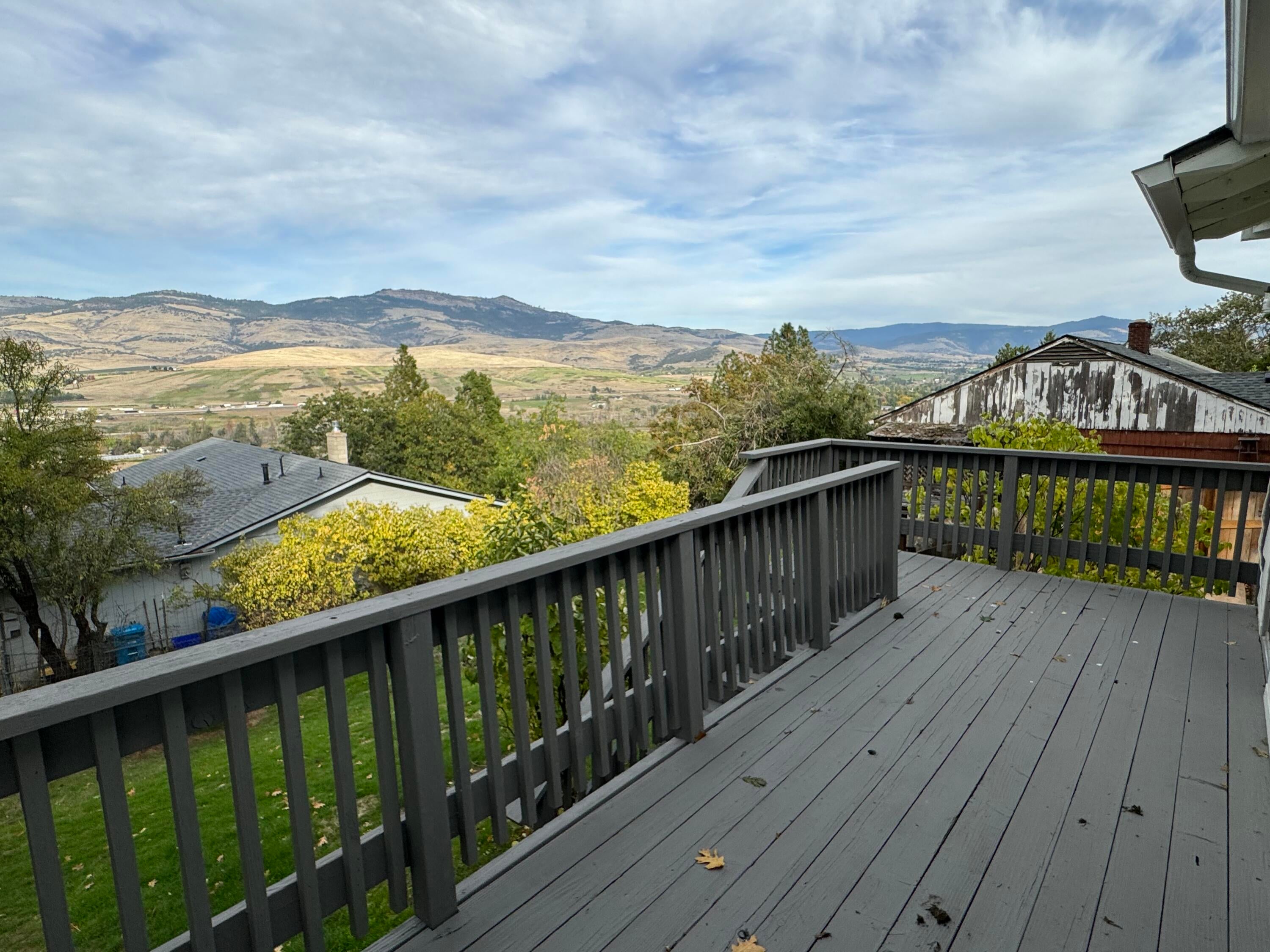 1210 Ashland Mine Road Ashland, OR 97520 - Photo 2 of 30 0F4F460B-6729-45CB-9436-A1050E4FCBF6