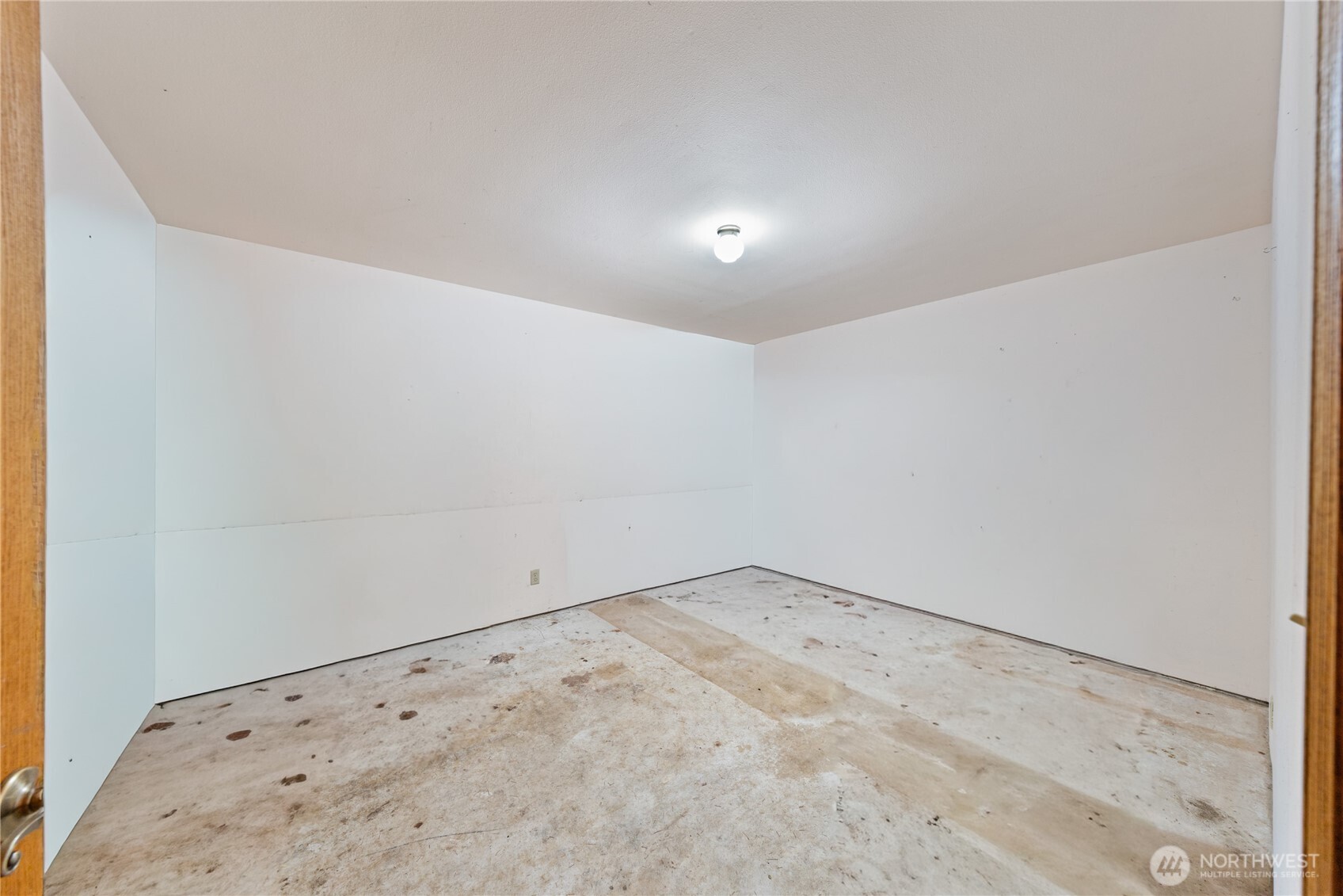 671 South Edmonds Road Coupeville, WA 98239 - Photo 34 of 40