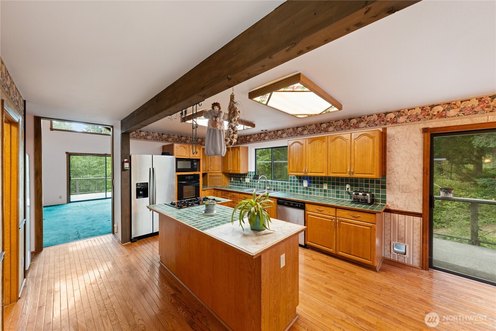 671 South Edmonds Road Coupeville, WA 98239 - Photo 9 of 40