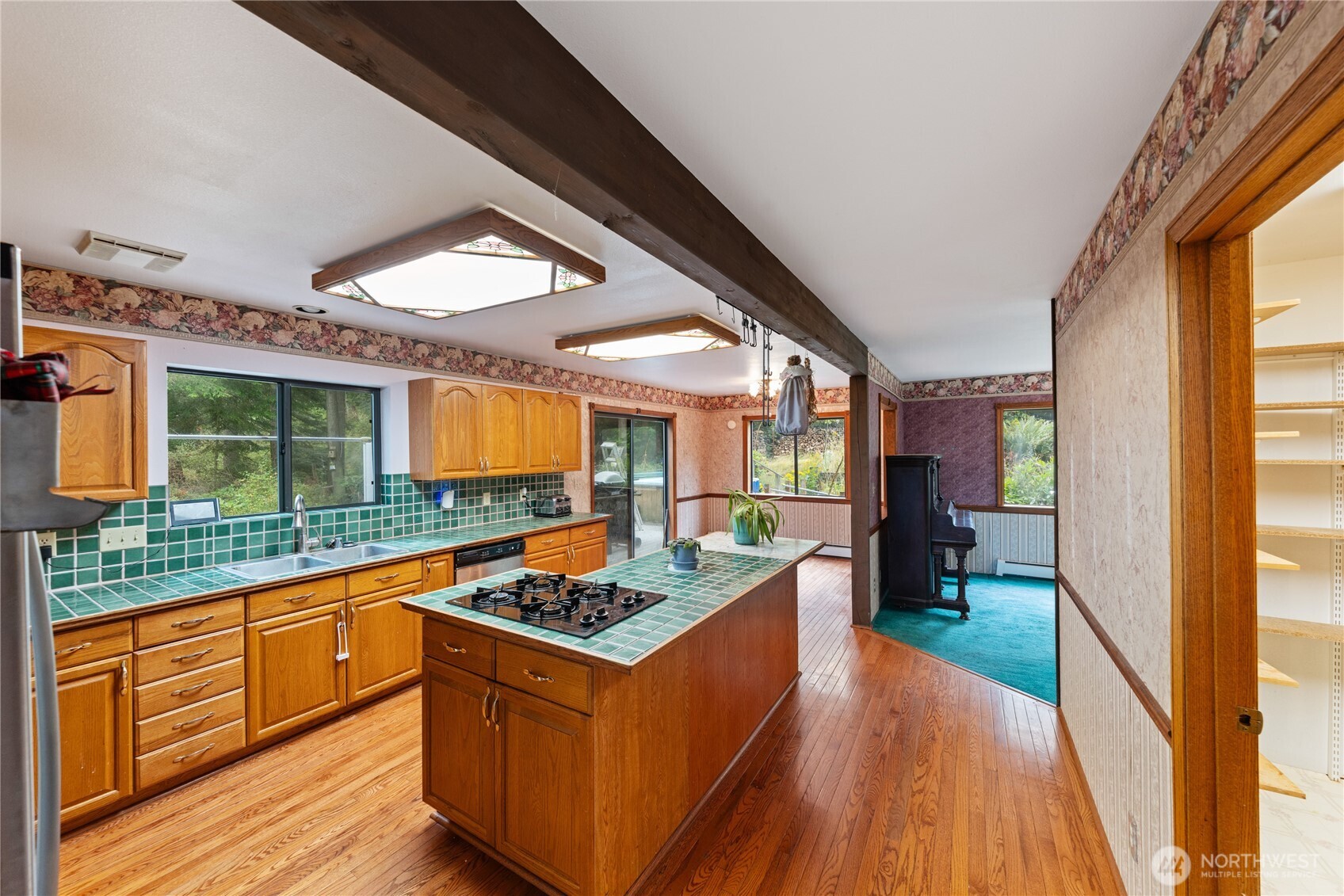 671 South Edmonds Road Coupeville, WA 98239 - Photo 10 of 40