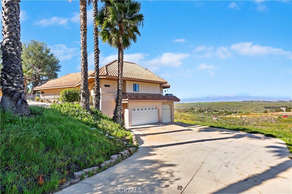 20329 Luchs Road Perris, CA 92570 - Photo 5 of 61