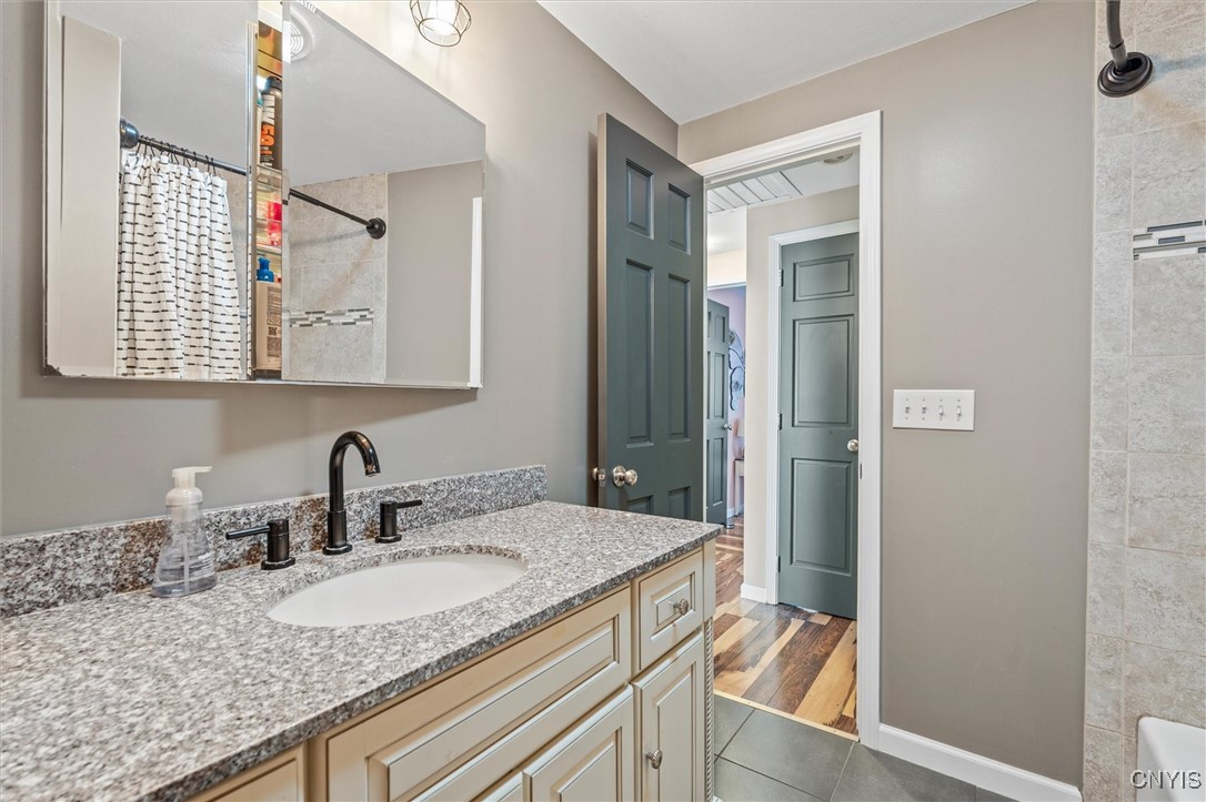 4913 Look Kinney Circle Liverpool, NY 13088 - Photo 25 of 48