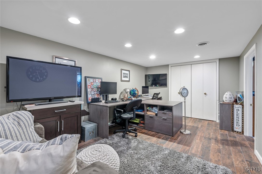 4913 Look Kinney Circle Liverpool, NY 13088 - Photo 27 of 48