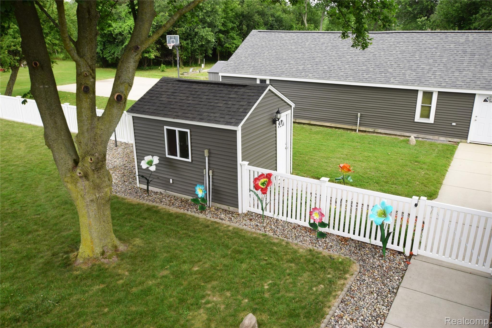 1187 North Gale Road Davison, MI 48423 - Photo 28 of 32 Backyard Out Building