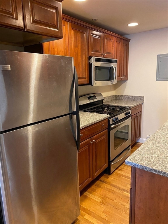 19 Railroad Street, Unit B2 Acton, MA 01720 - Photo 3 of 9