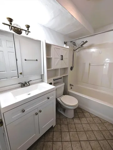 $2,300 | 19 Railroad Street, Unit B2, Acton, MA 01720