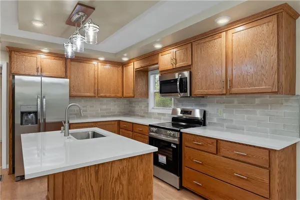 $495,000 | 730 East Cambridge Road, Belton, MO 64012