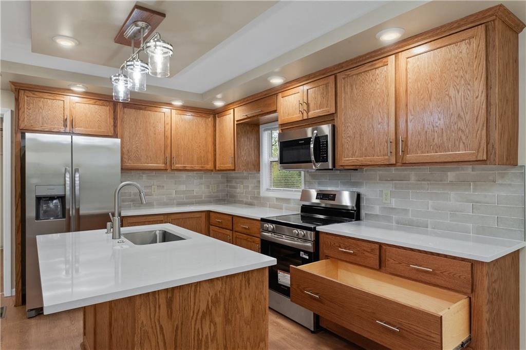 730 East Cambridge Road Belton, MO 64012 - Photo 14 of 42