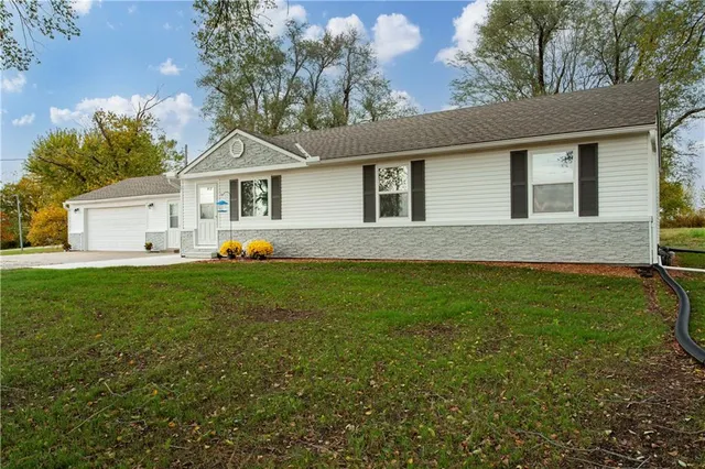 $550,000 | 730 East Cambridge Road, Belton, MO 64012