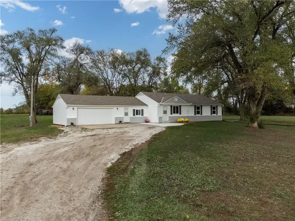 $495,000 | 730 East Cambridge Road, Belton, MO 64012