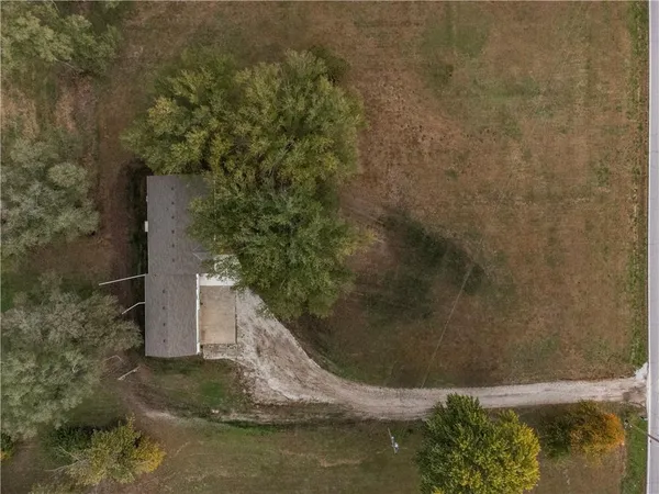 $495,000 | 730 East Cambridge Road, Belton, MO 64012