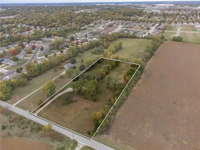 $550,000 | 730 East Cambridge Road, Belton, MO 64012