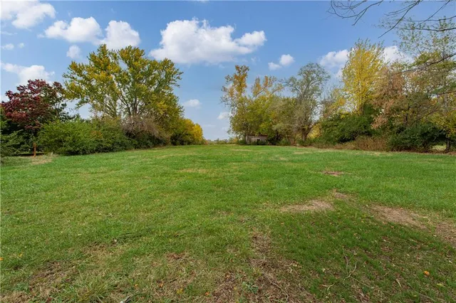 $550,000 | 730 East Cambridge Road, Belton, MO 64012