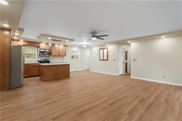 $495,000 | 730 East Cambridge Road, Belton, MO 64012