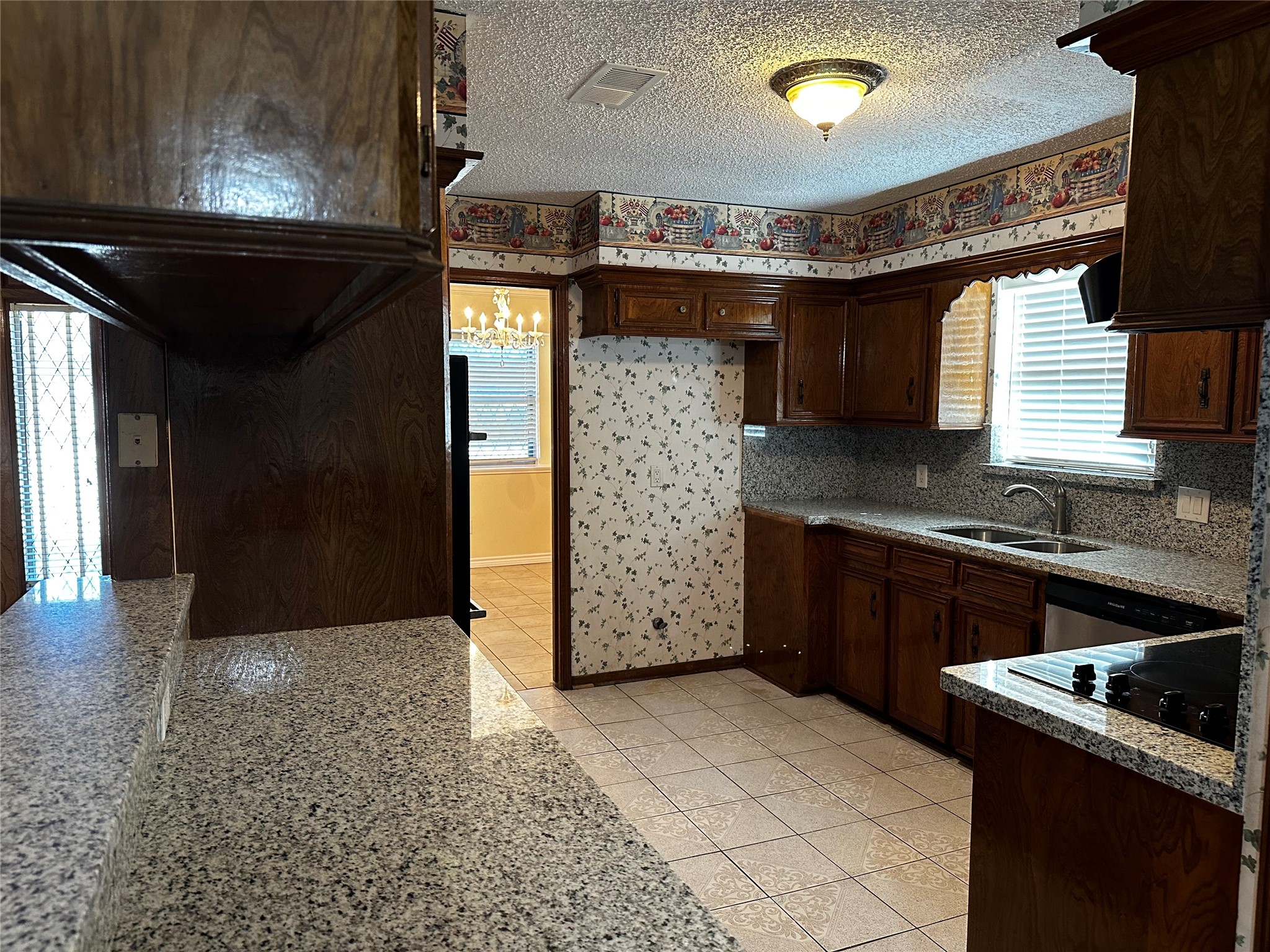 330 Maybrook Drive Houston, TX 77015 - Photo 10 of 22