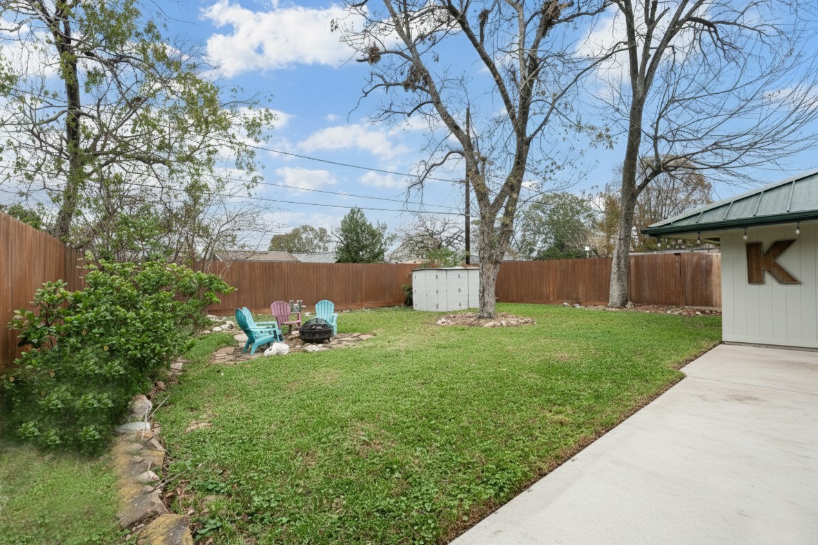 4610 Lido Lane Houston, TX 77092 - Photo 11 of 19 a garden view
