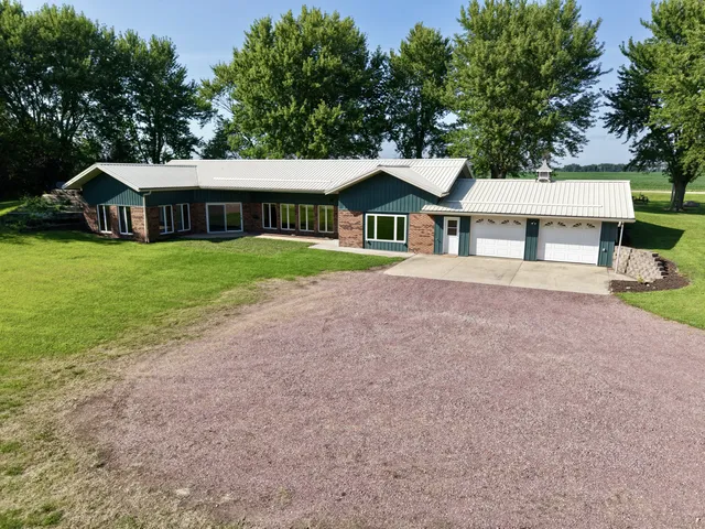 $379,900 | 46739 900th Street, Windom, MN 56101