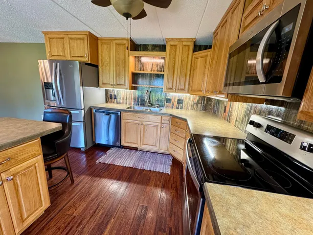 $379,900 | 46739 900th Street, Windom, MN 56101