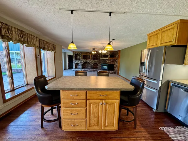 $379,900 | 46739 900th Street, Windom, MN 56101