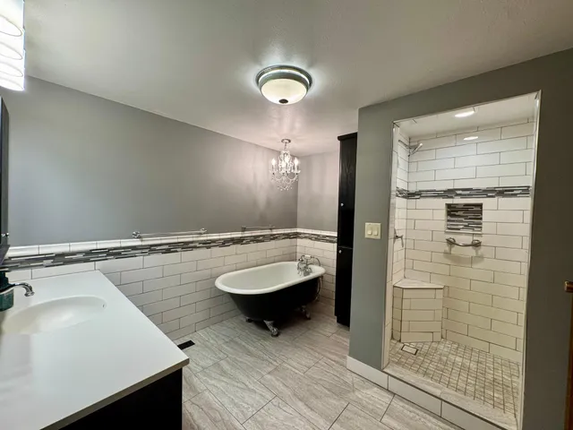 $379,900 | 46739 900th Street, Windom, MN 56101