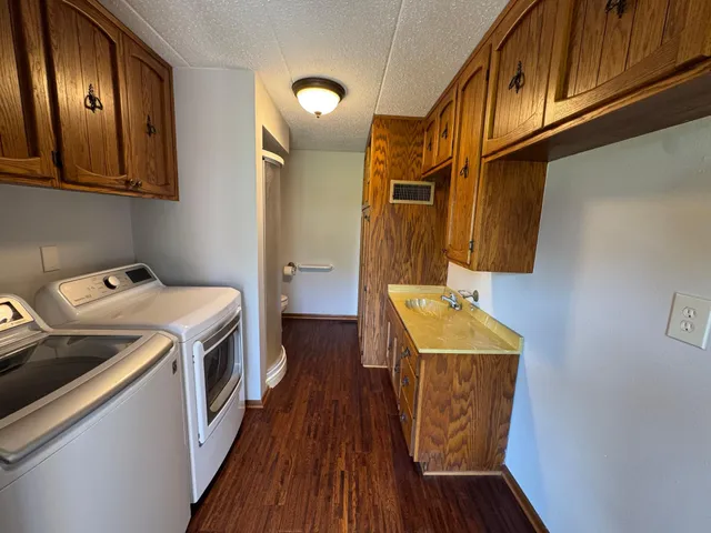 $379,900 | 46739 900th Street, Windom, MN 56101