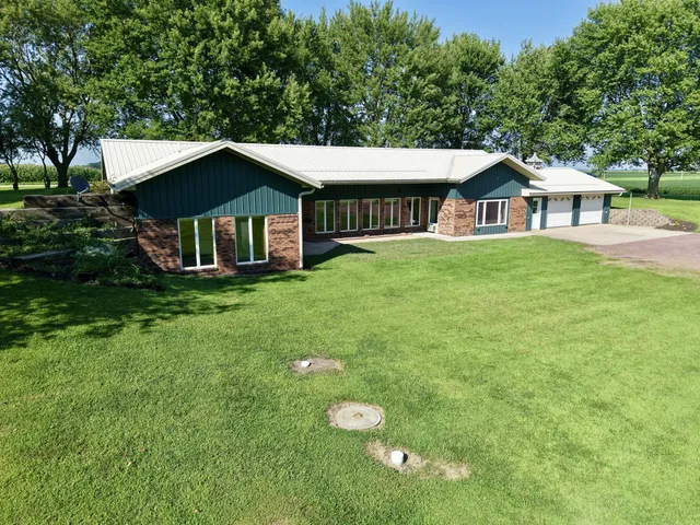 $379,900 | 46739 900th Street, Windom, MN 56101