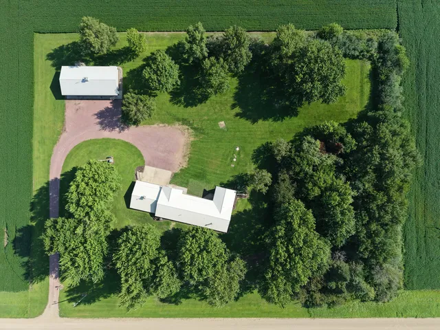 $379,900 | 46739 900th Street, Windom, MN 56101