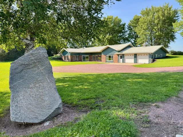 $379,900 | 46739 900th Street, Windom, MN 56101
