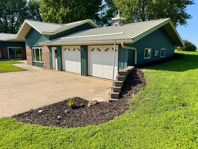 $379,900 | 46739 900th Street, Windom, MN 56101