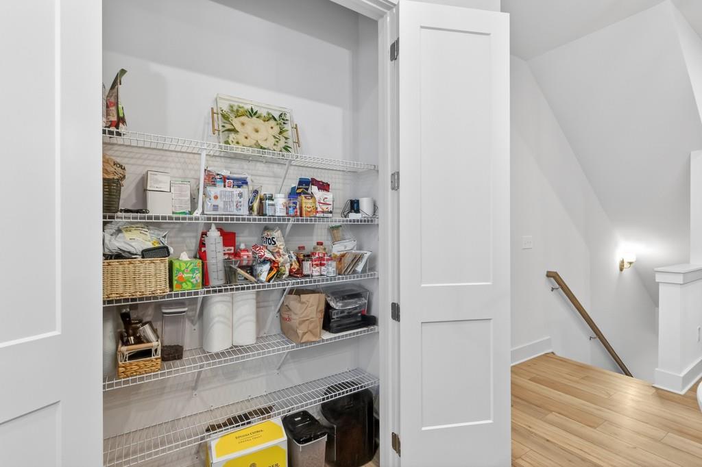 4455 Dandelion Lane Atlanta, GA 30342 - Photo 14 of 44