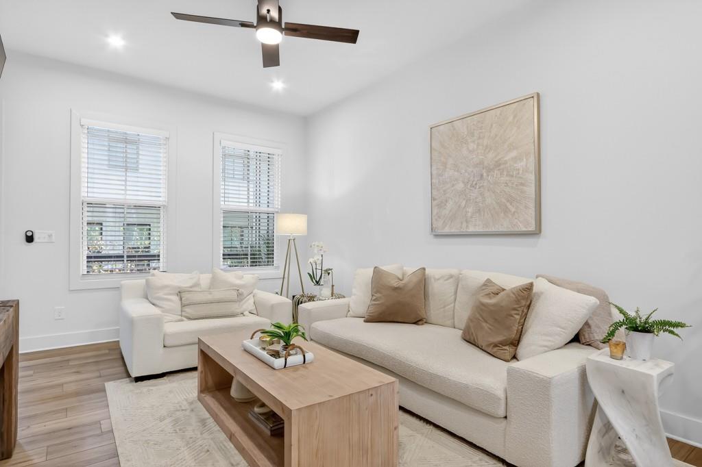 4455 Dandelion Lane Atlanta, GA 30342 - Photo 15 of 44