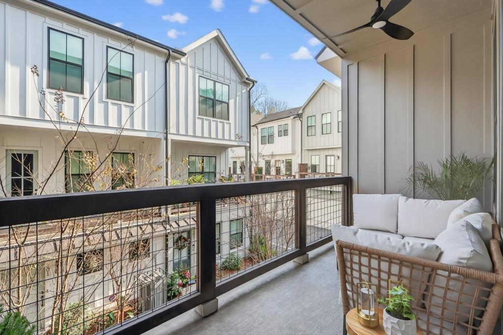 4455 Dandelion Lane Atlanta, GA 30342 - Photo 18 of 44