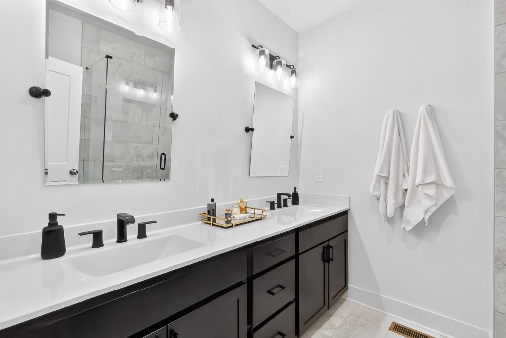 4455 Dandelion Lane Atlanta, GA 30342 - Photo 32 of 44