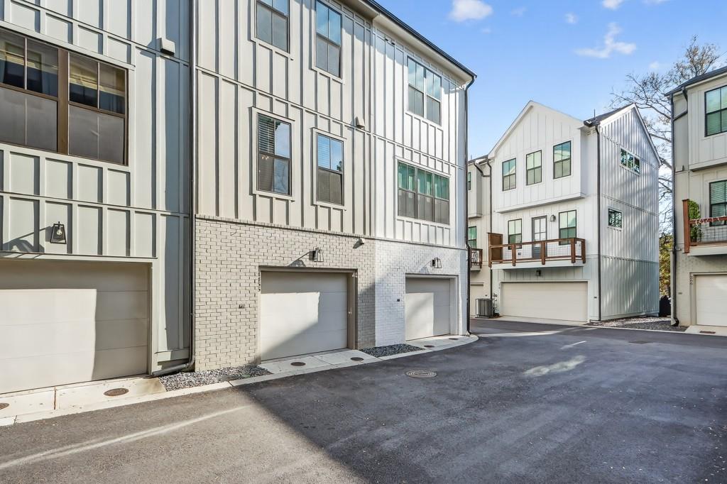 4455 Dandelion Lane Atlanta, GA 30342 - Photo 35 of 44