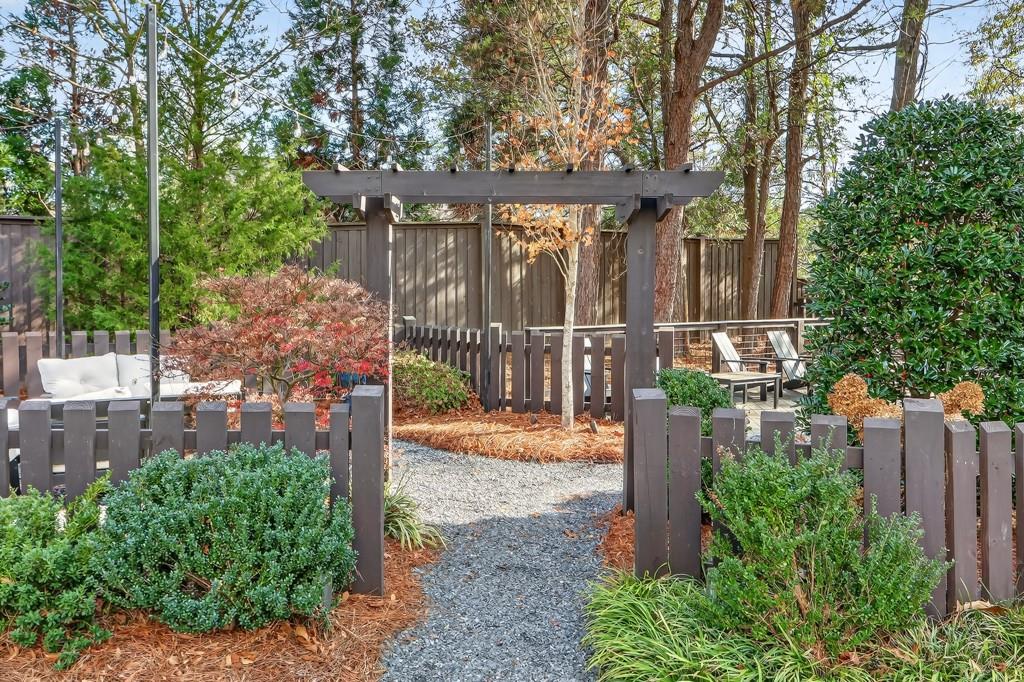 4455 Dandelion Lane Atlanta, GA 30342 - Photo 42 of 44