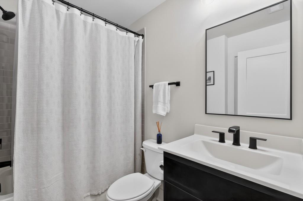 4455 Dandelion Lane Atlanta, GA 30342 - Photo 8 of 44