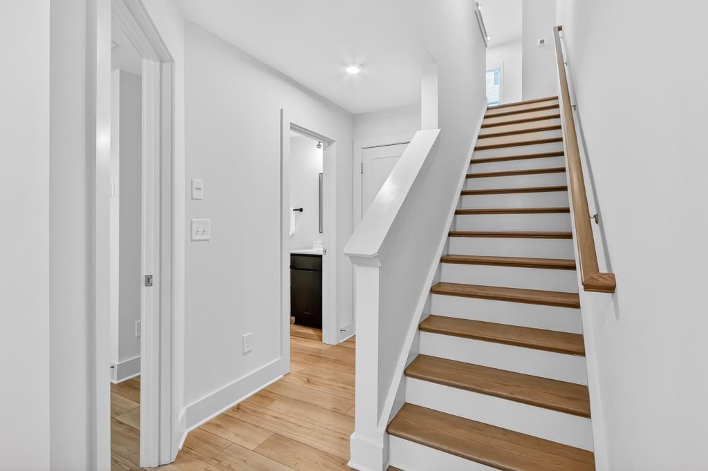 4455 Dandelion Lane Atlanta, GA 30342 - Photo 9 of 44