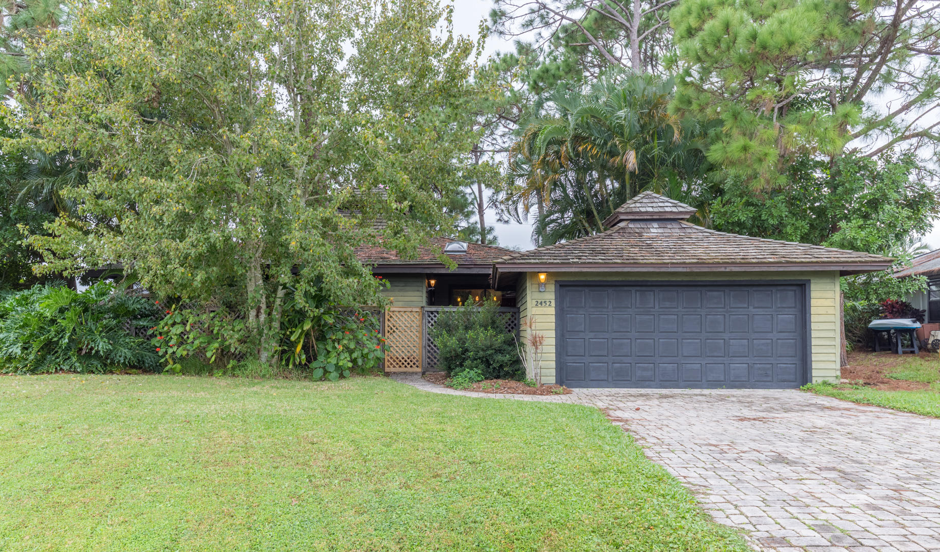 2452 Southeast Pinero Road Port St. Lucie, FL 34952 - Photo 2 of 33 WALPHOTOGRAPHY.COM-
