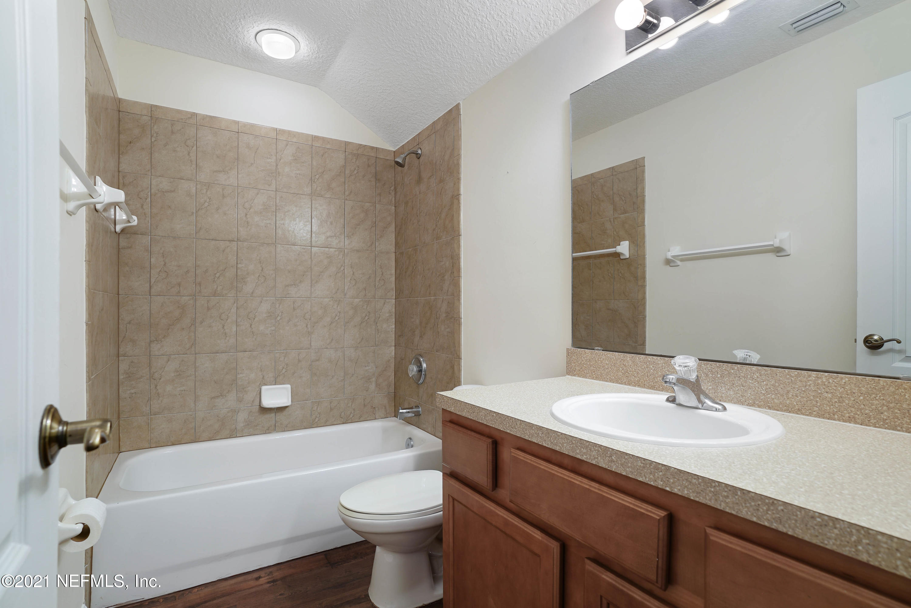 824 Reflection Cove Road East Jacksonville, FL 32218 - Photo 21 of 26 Fourth Bath (Upstairs)