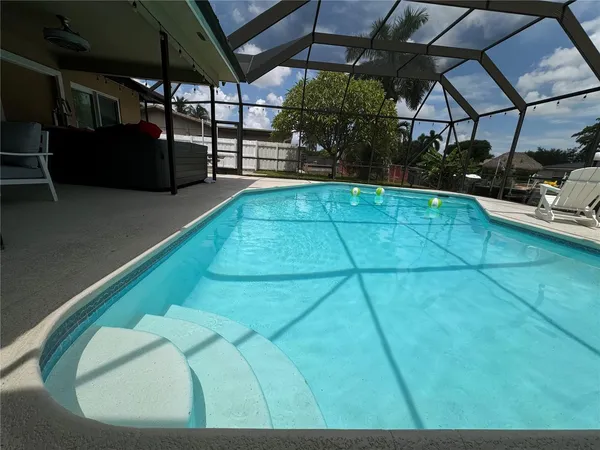 $9,500 | 5921 Southwest 17th Court, Unit 59212, Plantation, FL 33317