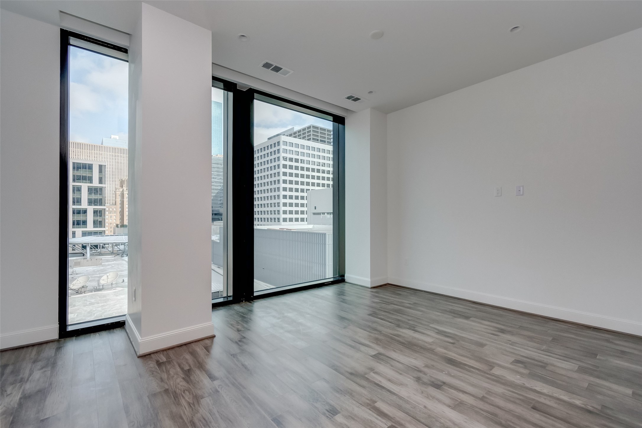 1211 Caroline Street, Unit 907 Houston, TX 77002 - Photo 29 of 38