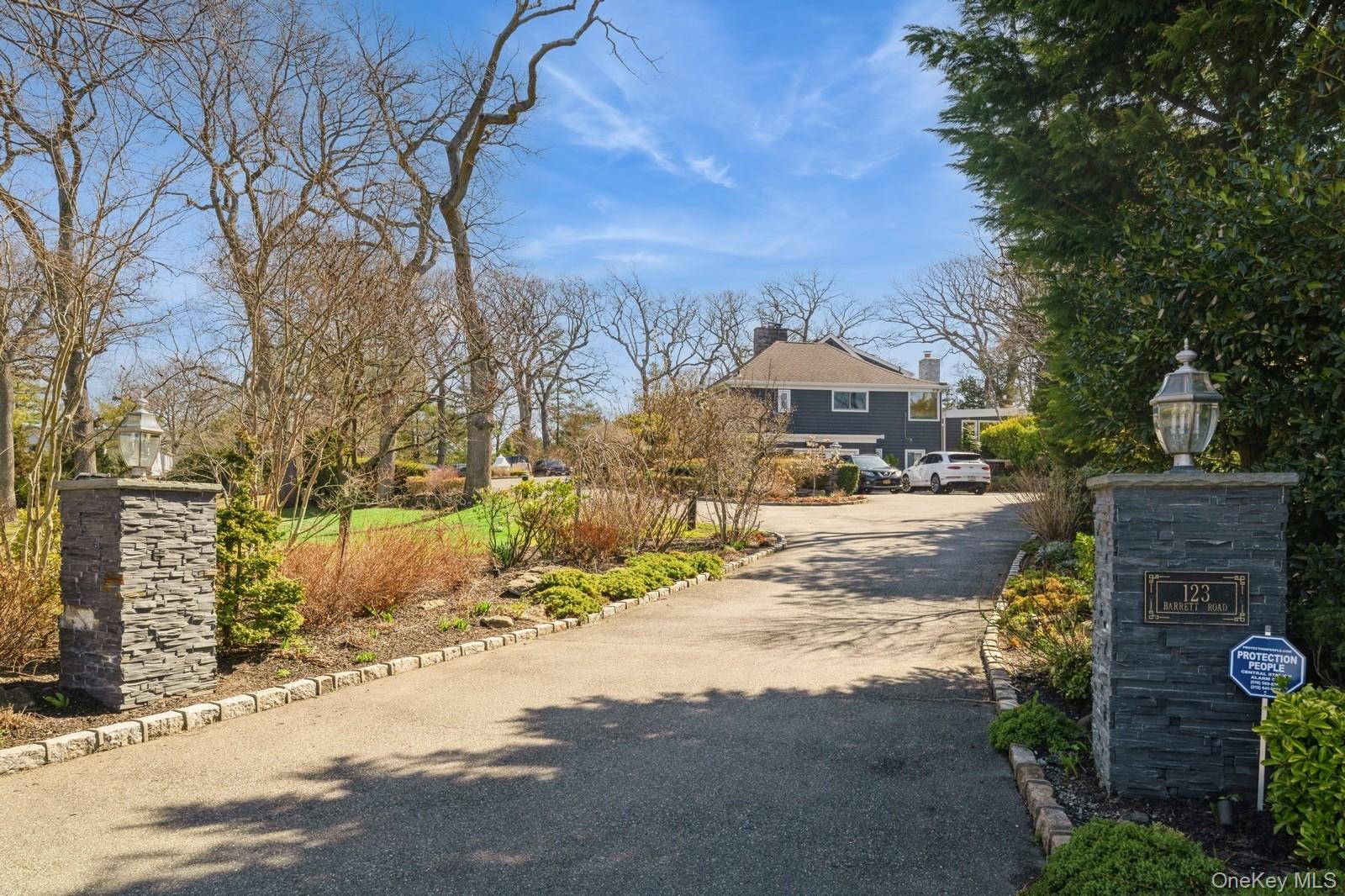 123 Barrett Road Lawrence, NY 11559 - Photo 2 of 32