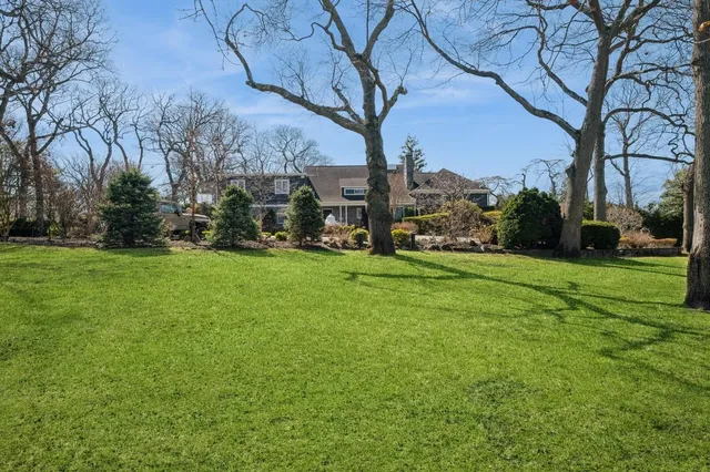 $4,899,000 | 123 Barrett Road, Lawrence, NY 11559