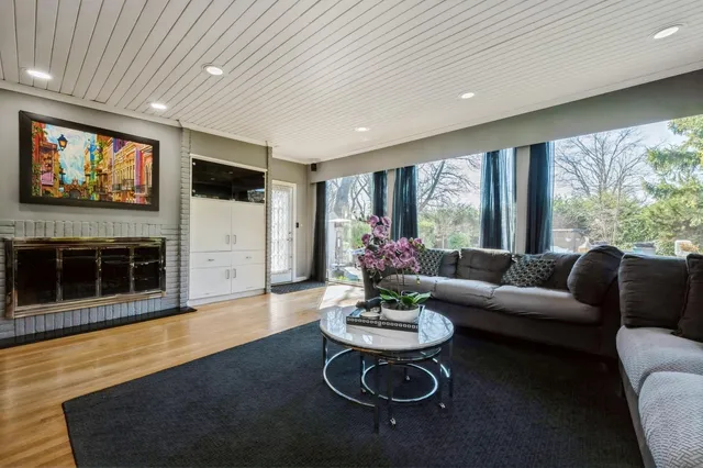 $4,899,000 | 123 Barrett Road, Lawrence, NY 11559