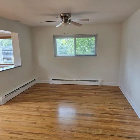 $2,450 | 1817 West Touhy Avenue, Unit 2E, Park Ridge, IL 60068