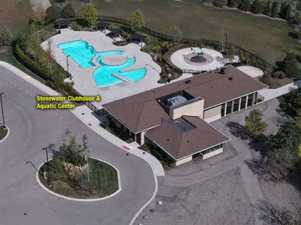 a picture of a very nice looking building